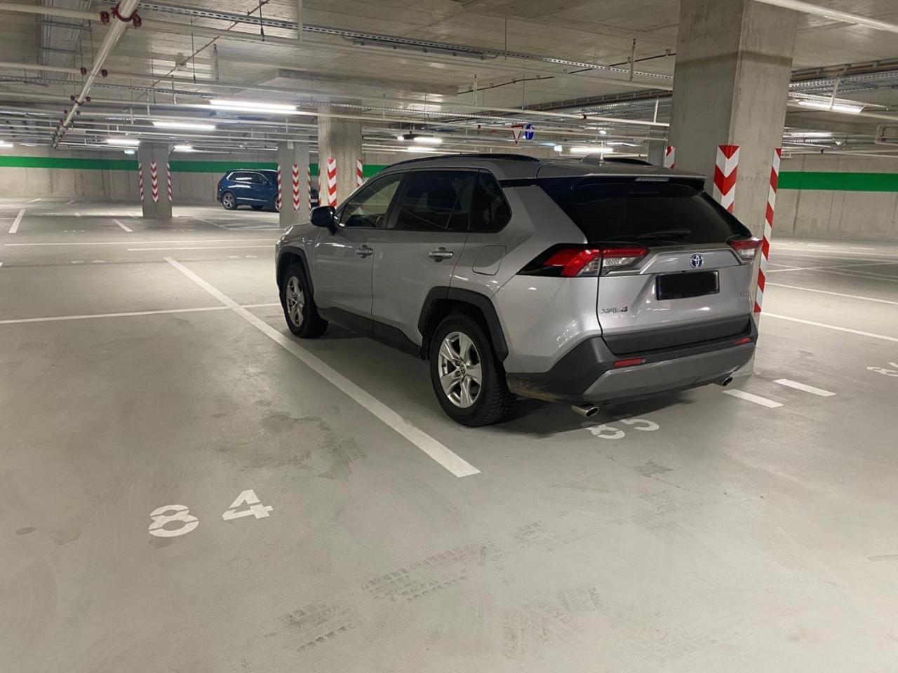Nikas Eurovea Apartments - Free Parking Bratislava Buitenkant foto